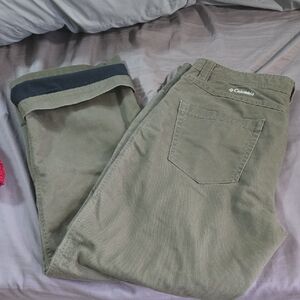 Columbia Men's Khaki Green Chinos